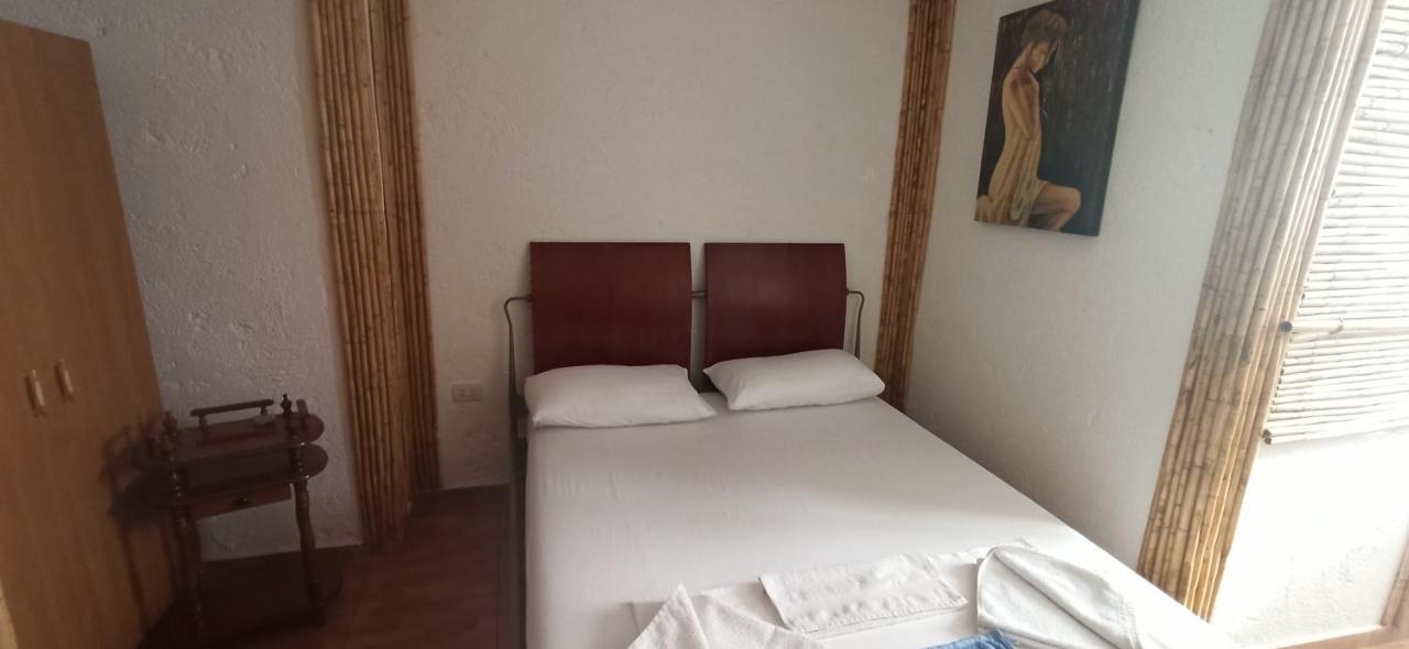 Hotel Maxola'S Dream Orikum Esterno foto